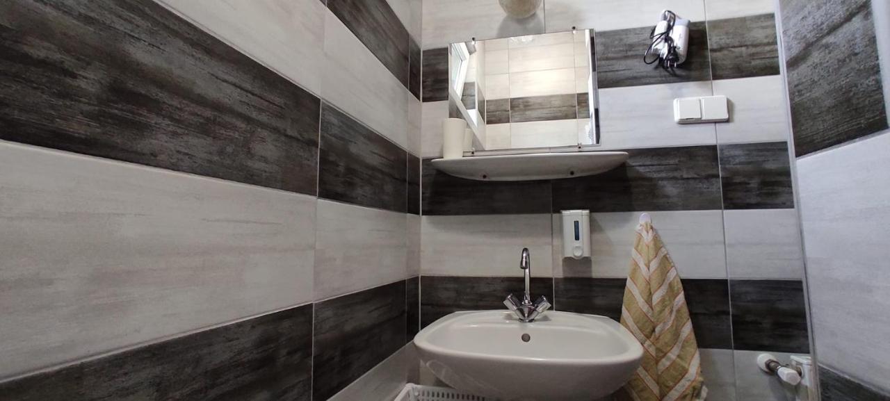 Fortuna Apartman Hajduszoboszlo Bagian luar foto