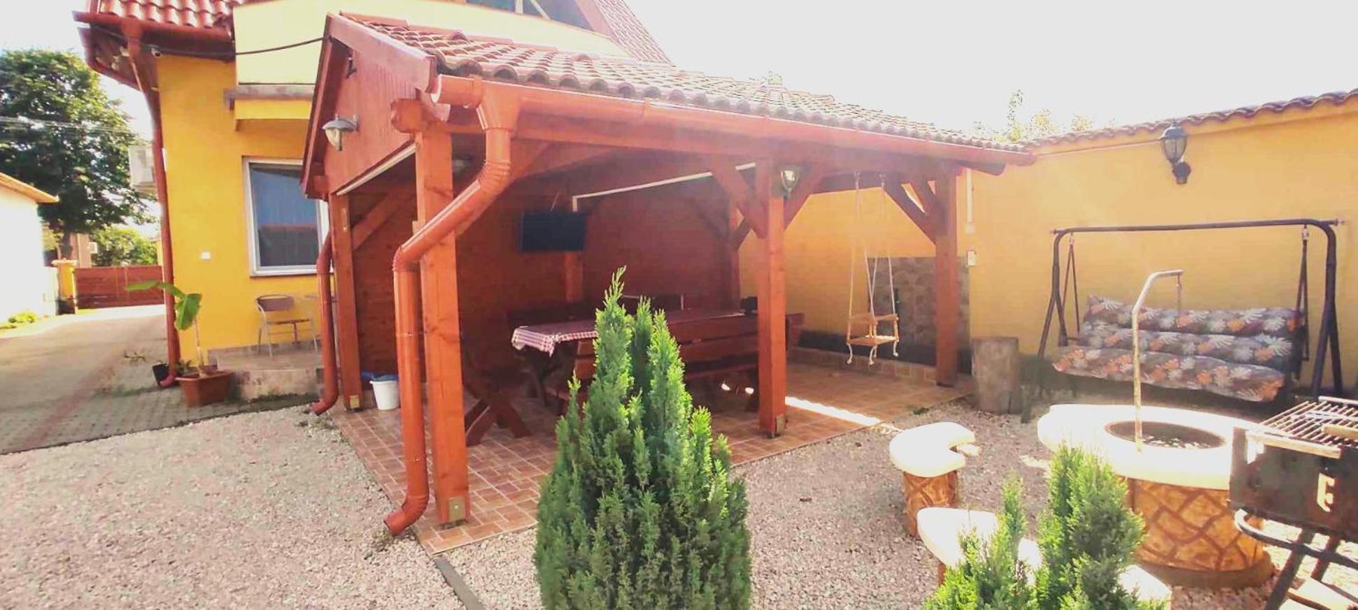 Fortuna Apartman Hajduszoboszlo Bagian luar foto